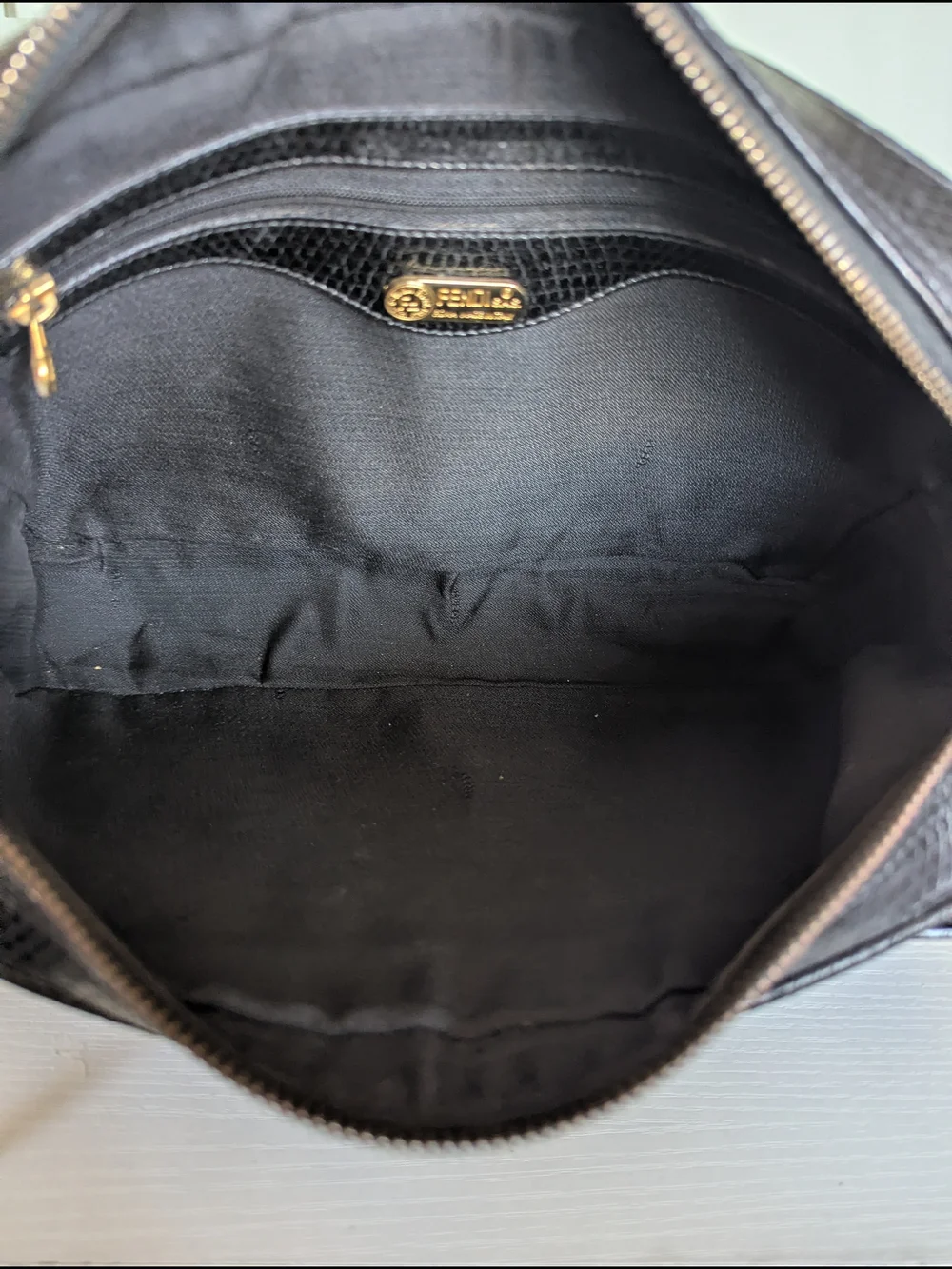 Vintage Fendi crossbody/shoulder bag from aroundthe 1970s or 1980s. It feature